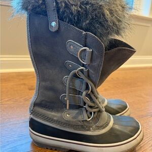 Sorel Joan of Arctic Black and Gray Fur-Lined Boots